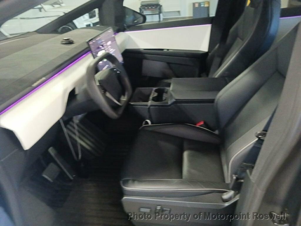 Used 2024 Tesla Cybertruck Cyberbeast AWD/4WD image 3
