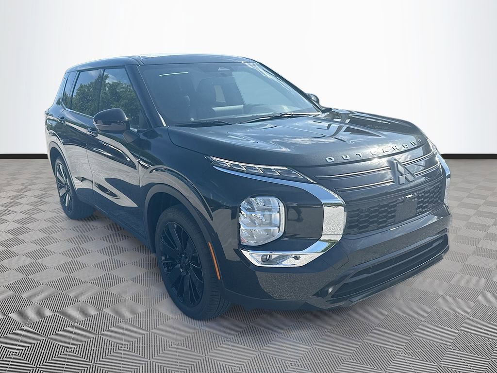 New 2026 Mitsubishi Outlander LE FWD image 3