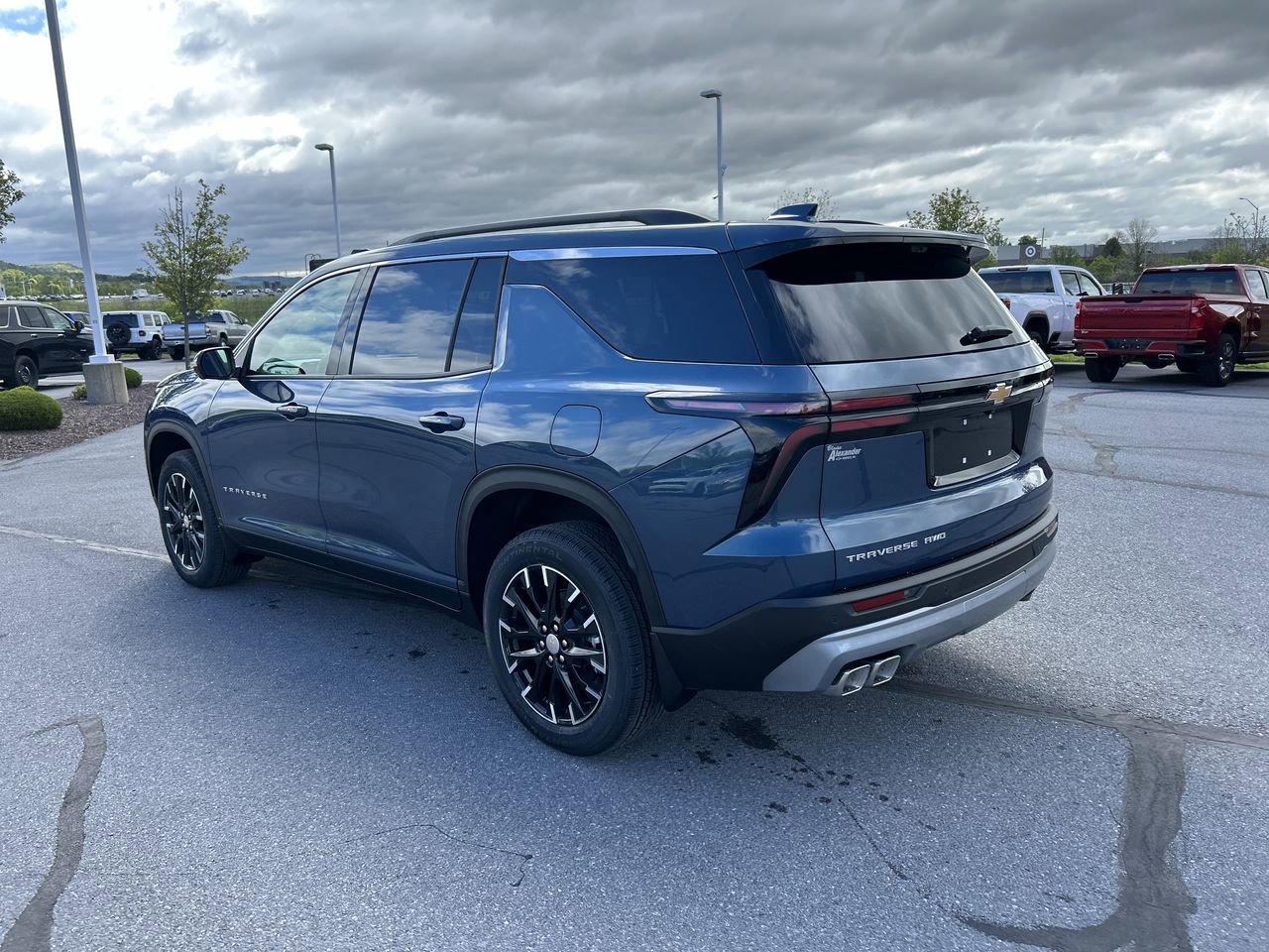 New 2026 Chevrolet Traverse LT w/ Sun and Wheel Package AWD/4WD image 5