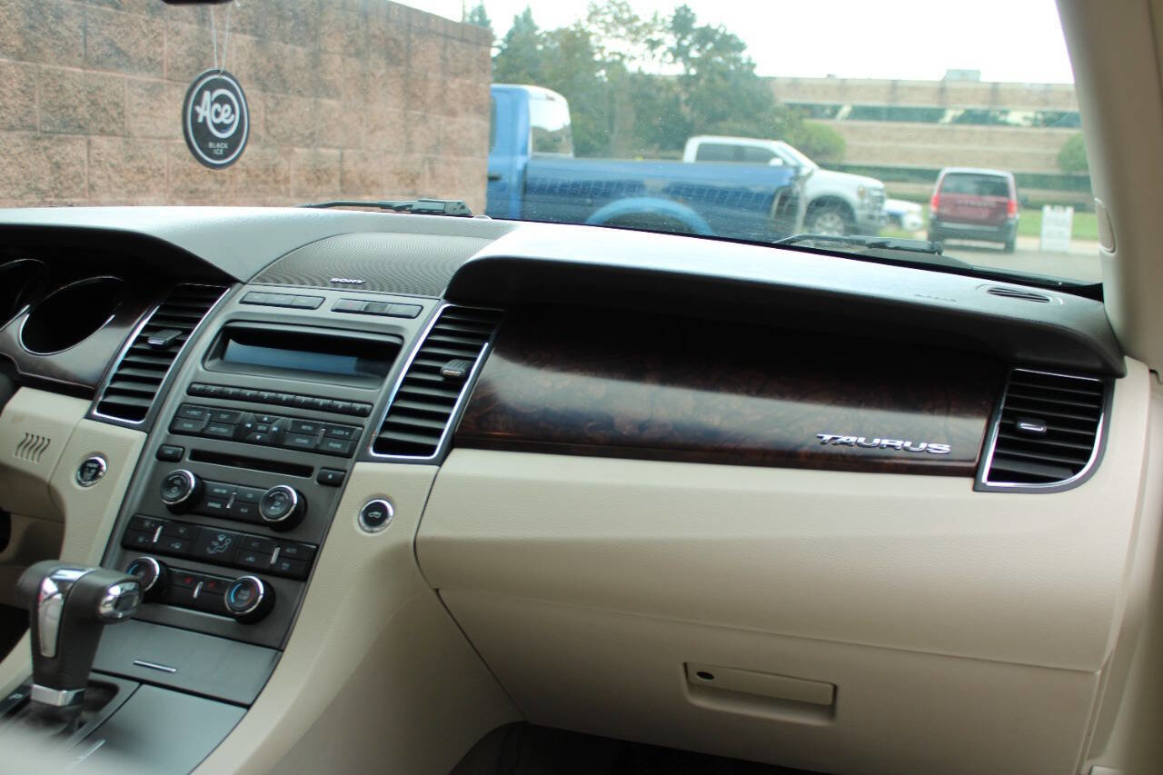 Used 2012 Ford Taurus SEL FWD image 10