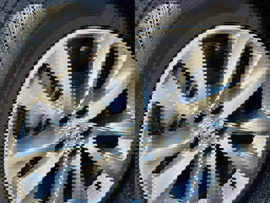 Used 2023 Buick Envision Avenir image 13