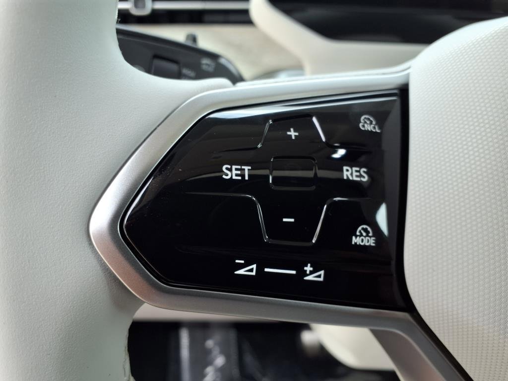 New 2025 Volkswagen ID. Buzz Pro S Plus image 15