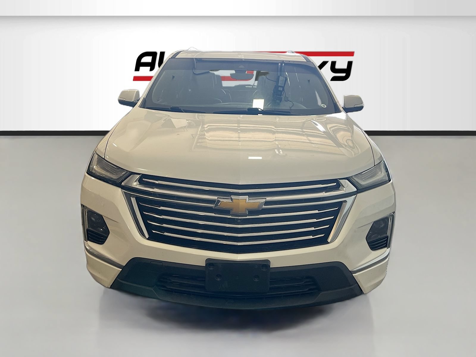 Used 2022 Chevrolet Traverse Premier AWD/4WD image 2