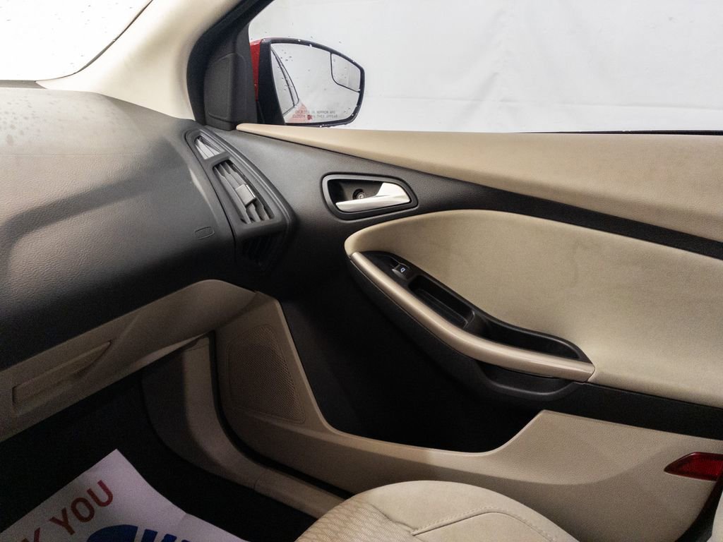Used 2012 Ford Focus SEL image 23