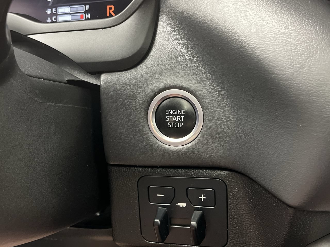 Used 2023 Toyota Tundra Platinum AWD/4WD image 21