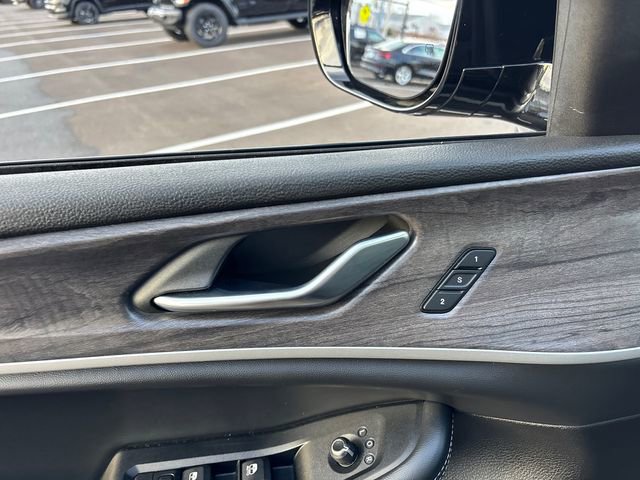 Used 2022 Jeep Grand Cherokee L Limited image 13