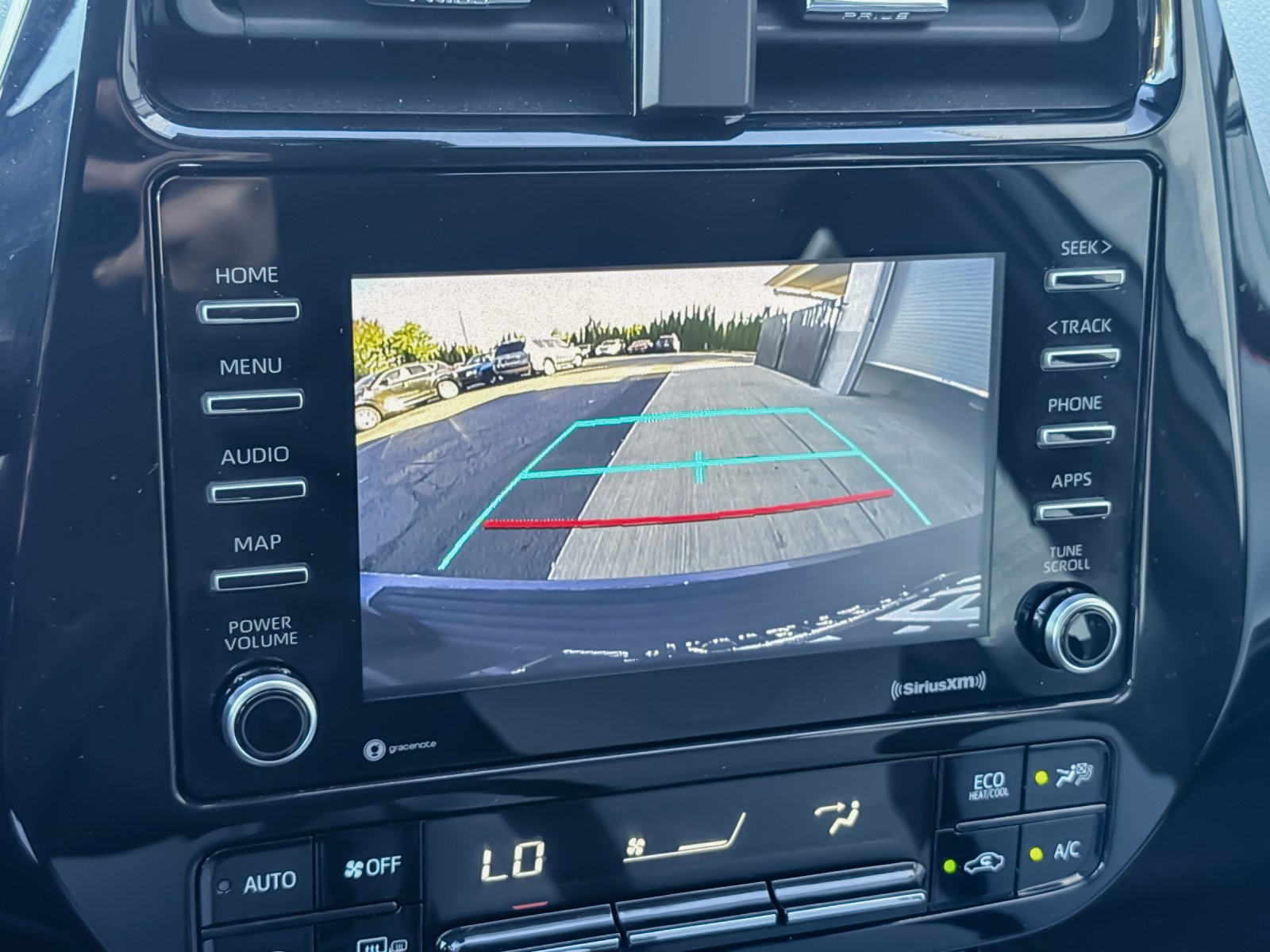 Used 2022 Toyota Prius LE image 19