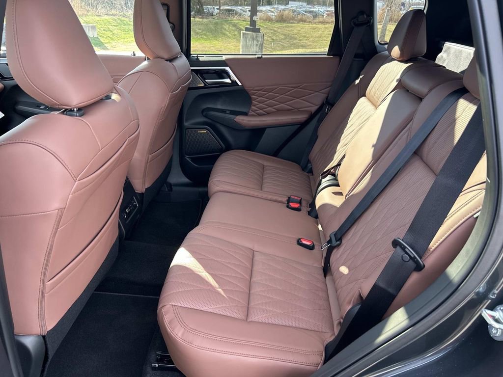 New 2026 Mitsubishi Outlander SEL image 19