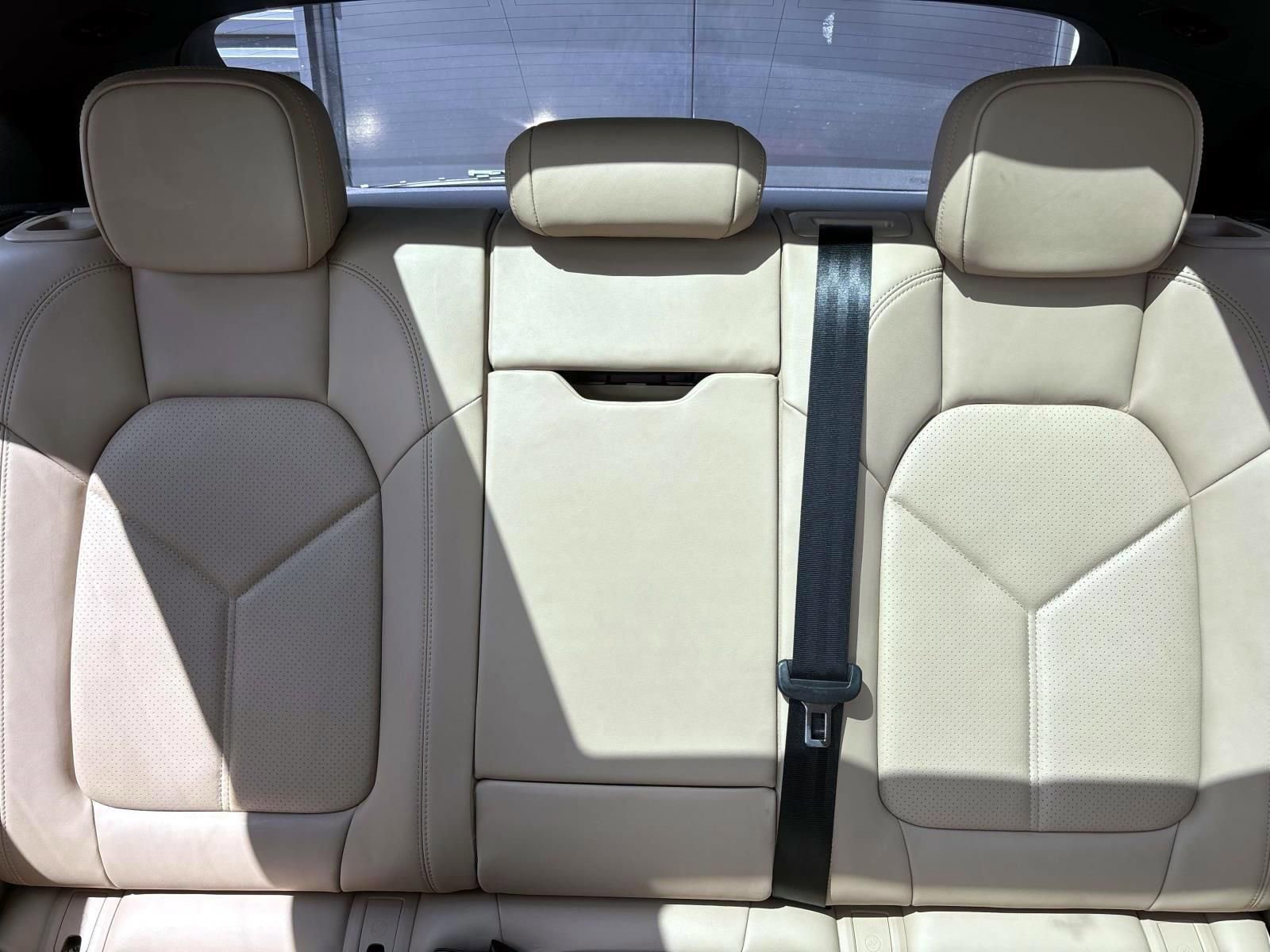 Used 2026 Porsche Macan image 37