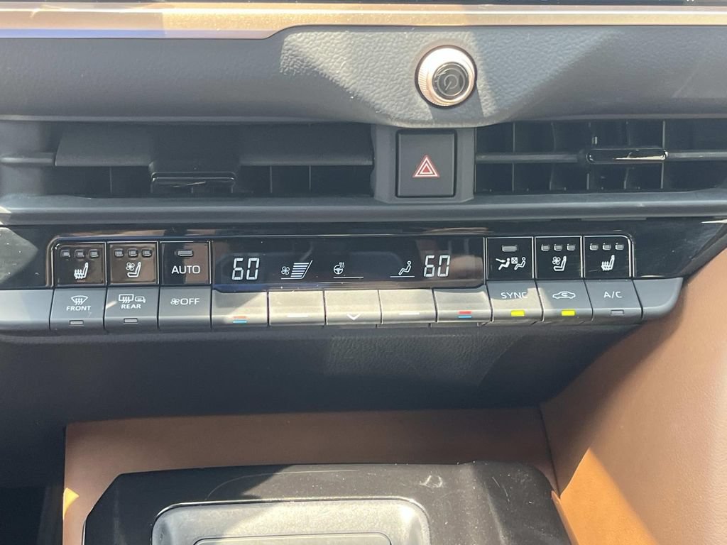 Used 2025 Toyota Crown Signia AWD/4WD image 31