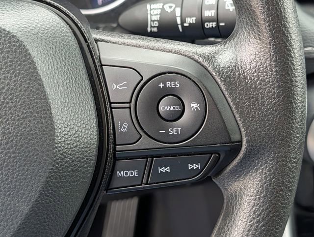 Used 2025 Toyota RAV4 XLE image 20