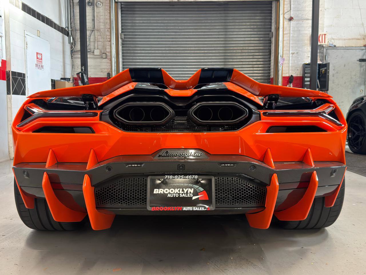 Used 2024 Lamborghini Revuelto image 7