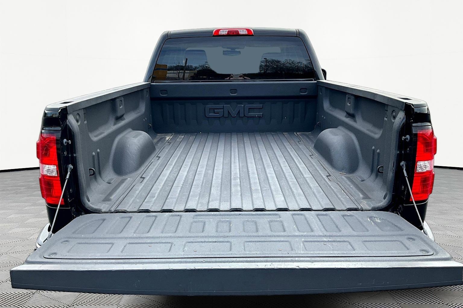 Used 2019 GMC Sierra 1500 SLE w/ SLE Value Package image 8
