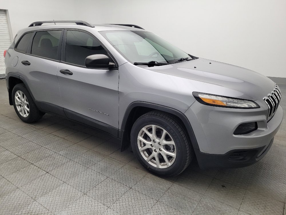 Used 2015 Jeep Cherokee Sport FWD image 13