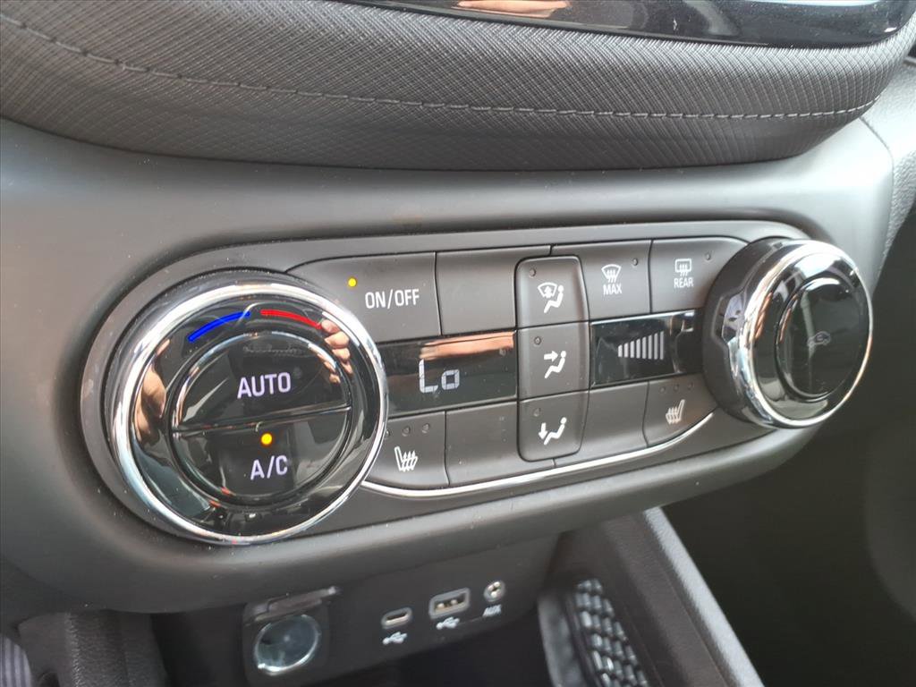Used 2022 Chevrolet TrailBlazer LT w/ Convenience Package FWD image 28