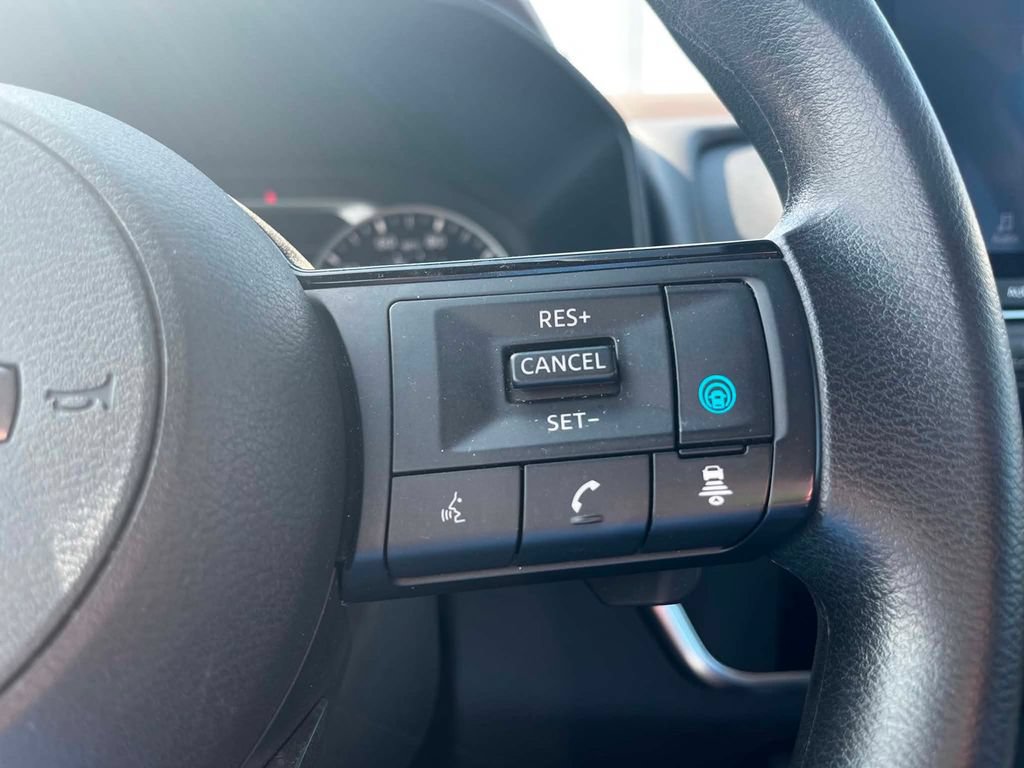Used 2023 Nissan Rogue SV FWD image 13
