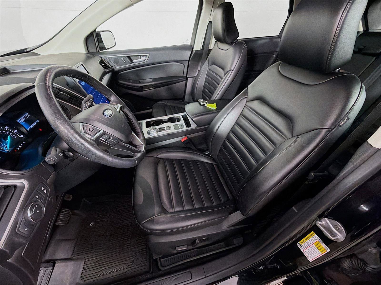 Used 2022 Ford Edge SEL w/ Convenience Package image 11