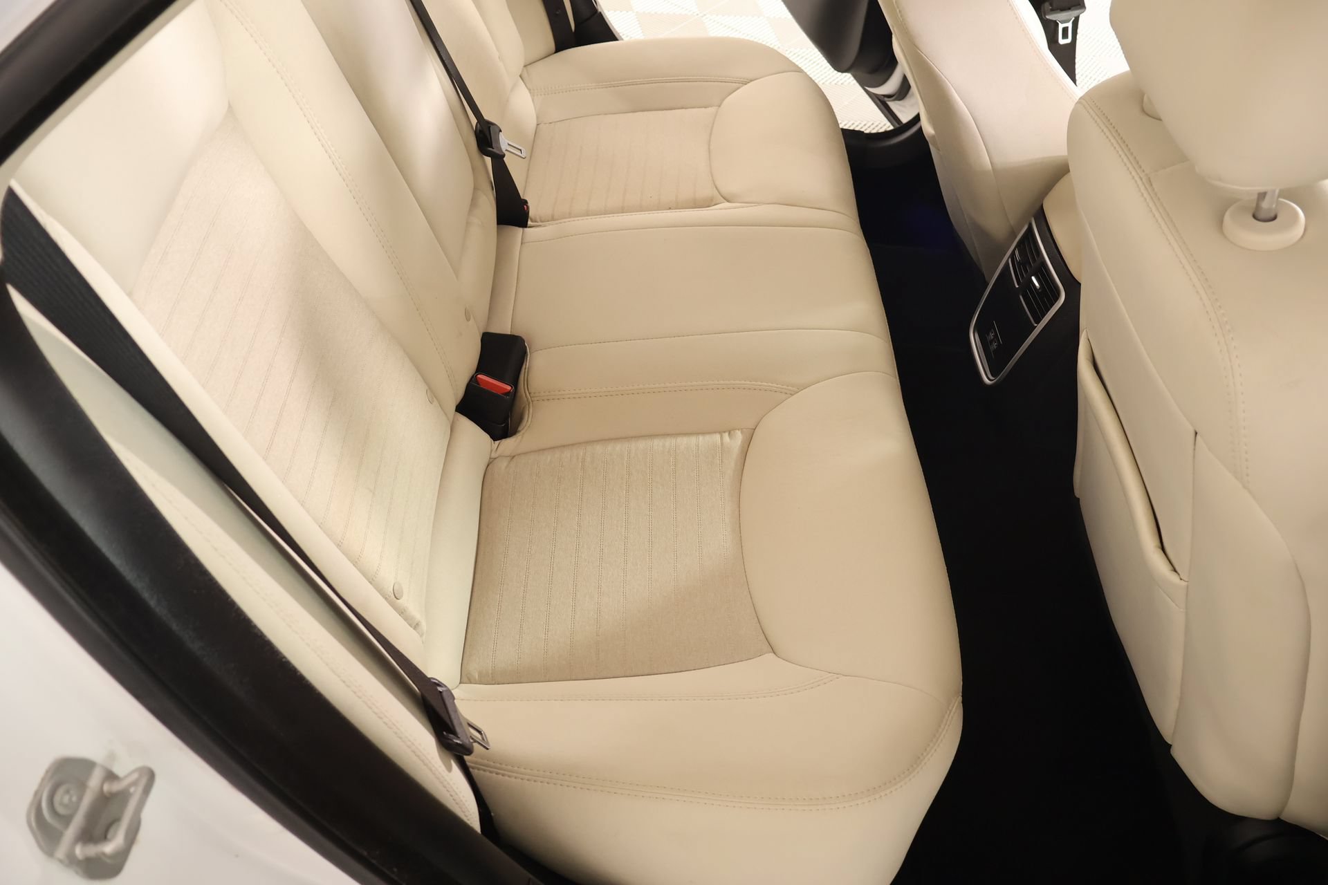 Used 2021 Chrysler 300 Touring w/ Sport Appearance Package RWD image 13