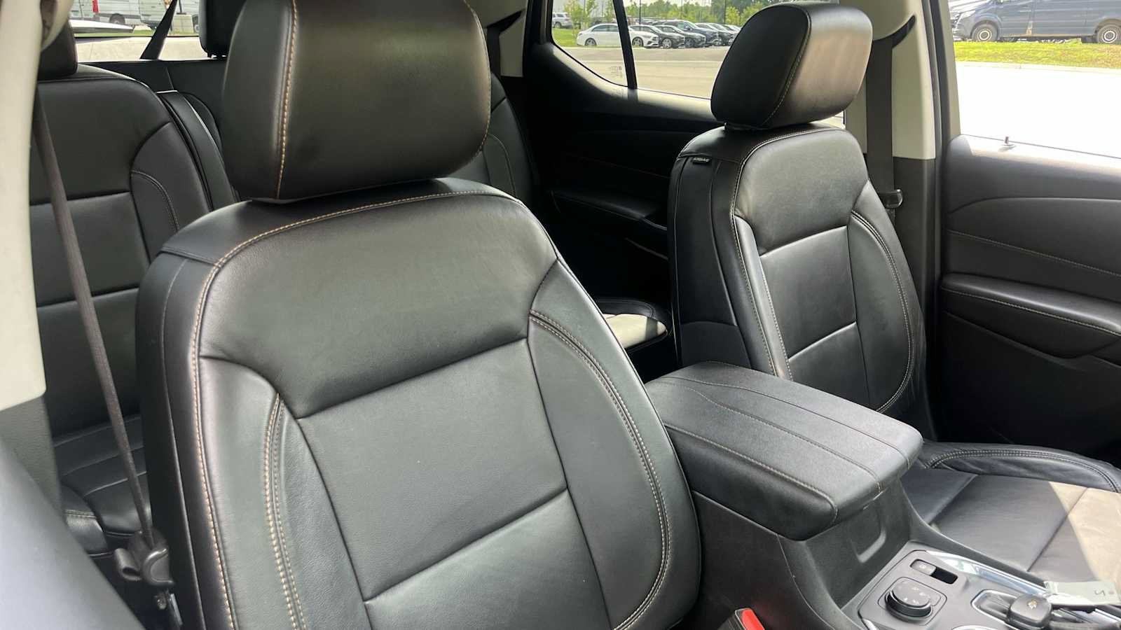 Used 2019 Chevrolet Traverse LT w/ LT Premium Package AWD/4WD image 39