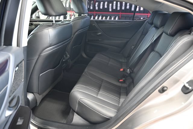 Used 2019 Lexus ES 350 w/ Accessory Package 2 FWD image 12