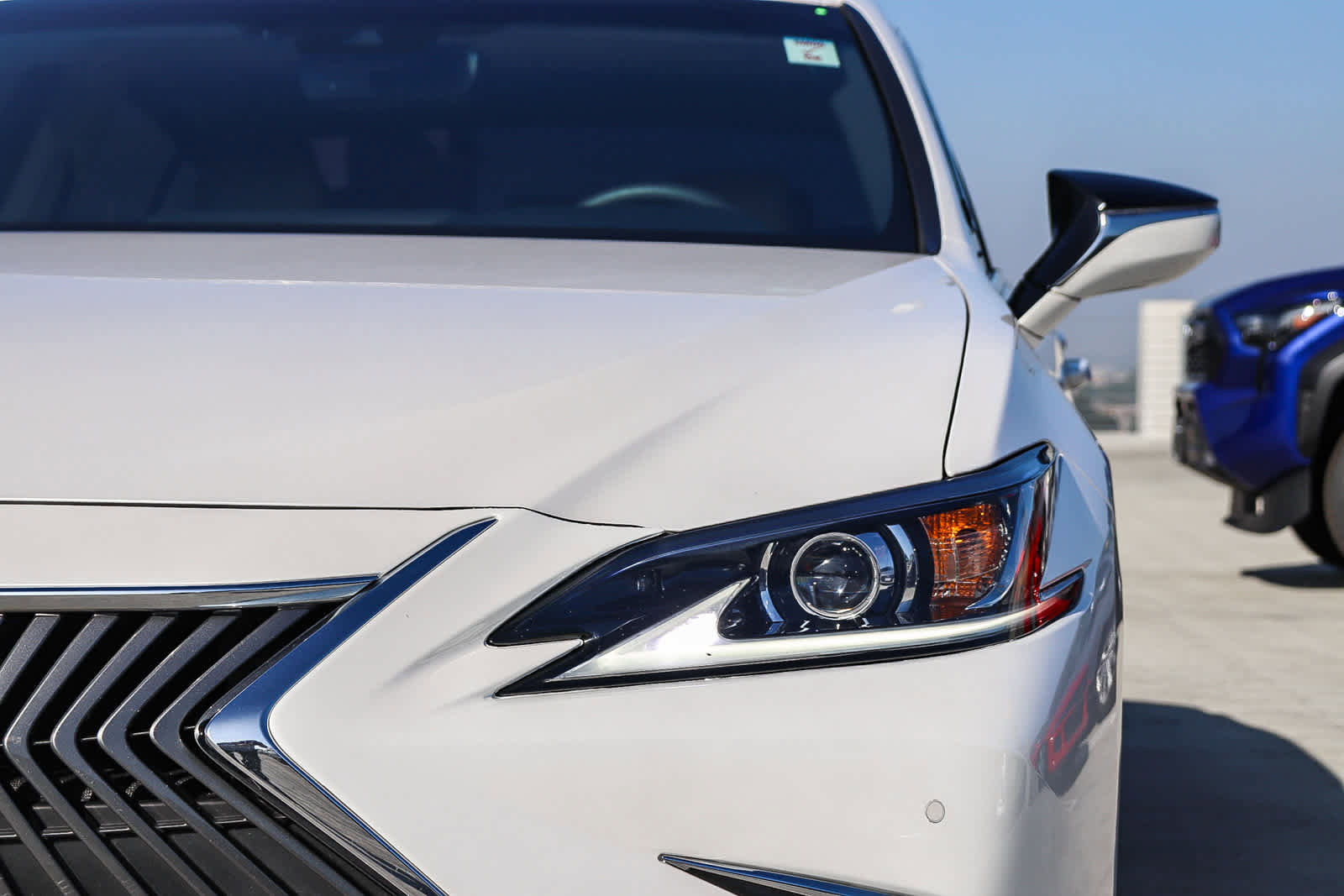 Used 2021 Lexus ES 300h w/ Premium Package image 4