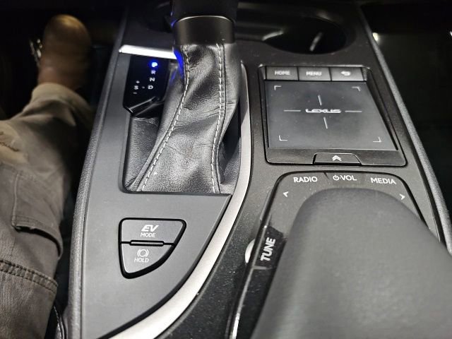 Used 2022 Lexus UX 250h w/ Premium Package image 23