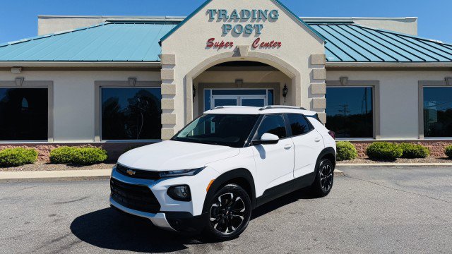 Used 2021 Chevrolet TrailBlazer LT w/ Premium Seating Package FWD image 3