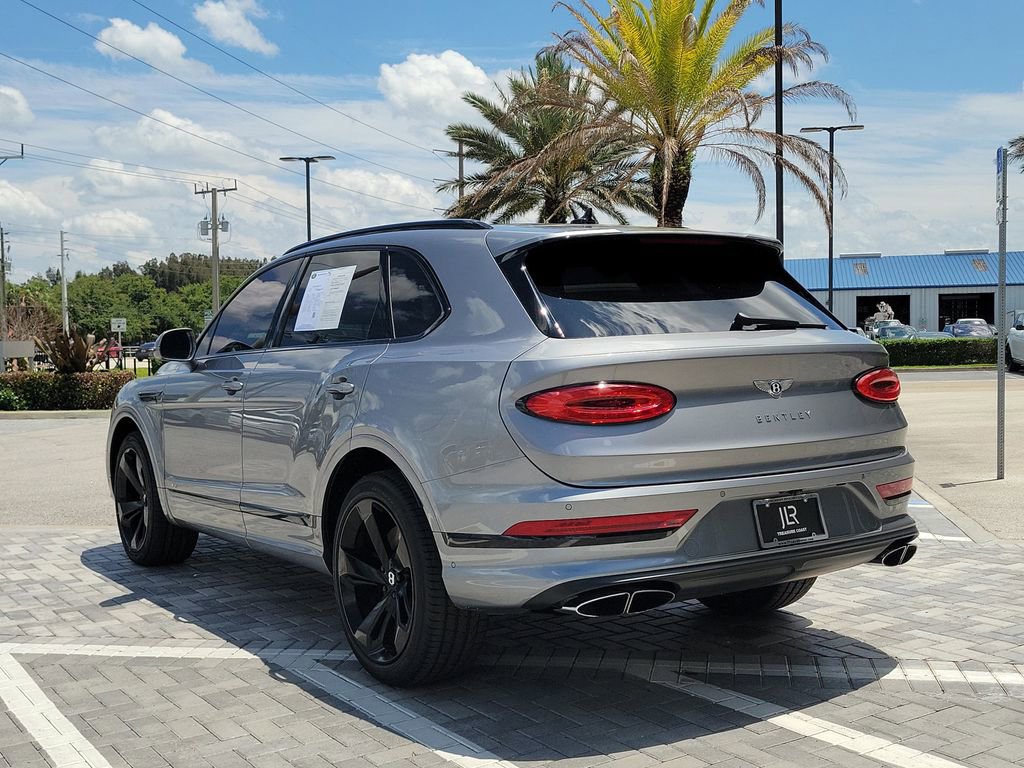 Used 2021 Bentley Bentayga AWD/4WD image 3