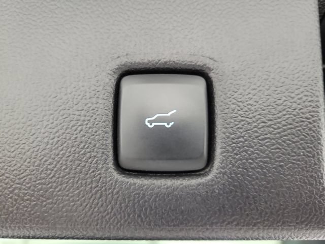 Used 2025 Ford Escape Platinum AWD/4WD image 9