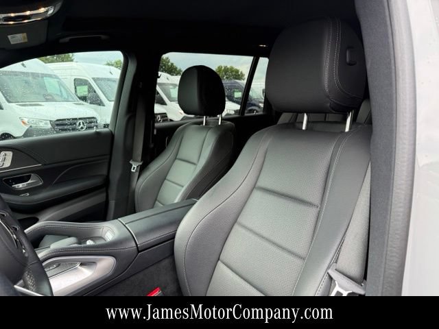 Used 2025 Mercedes-Benz GLS 450 4MATIC image 16