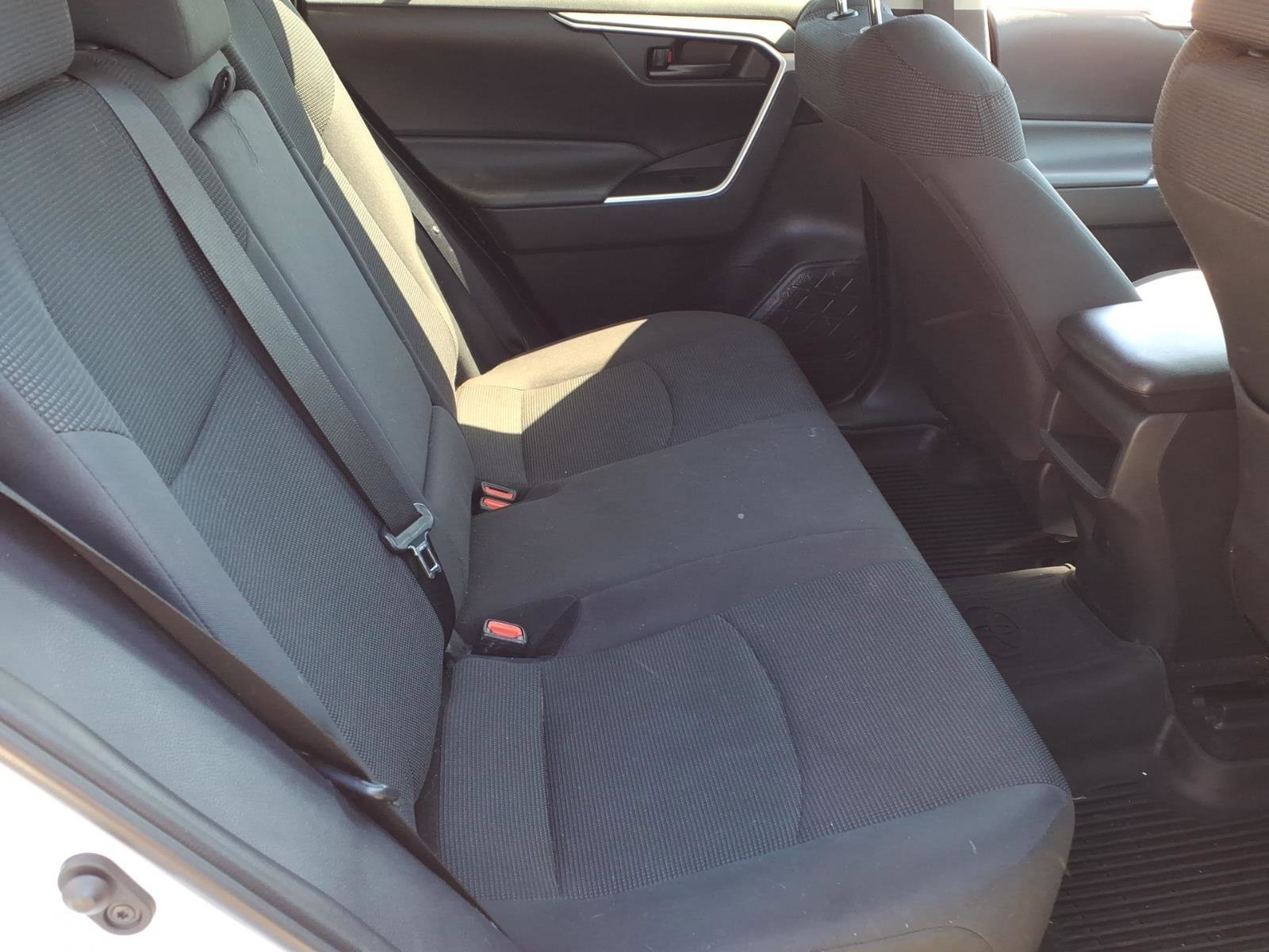 Used 2019 Toyota RAV4 LE image 13