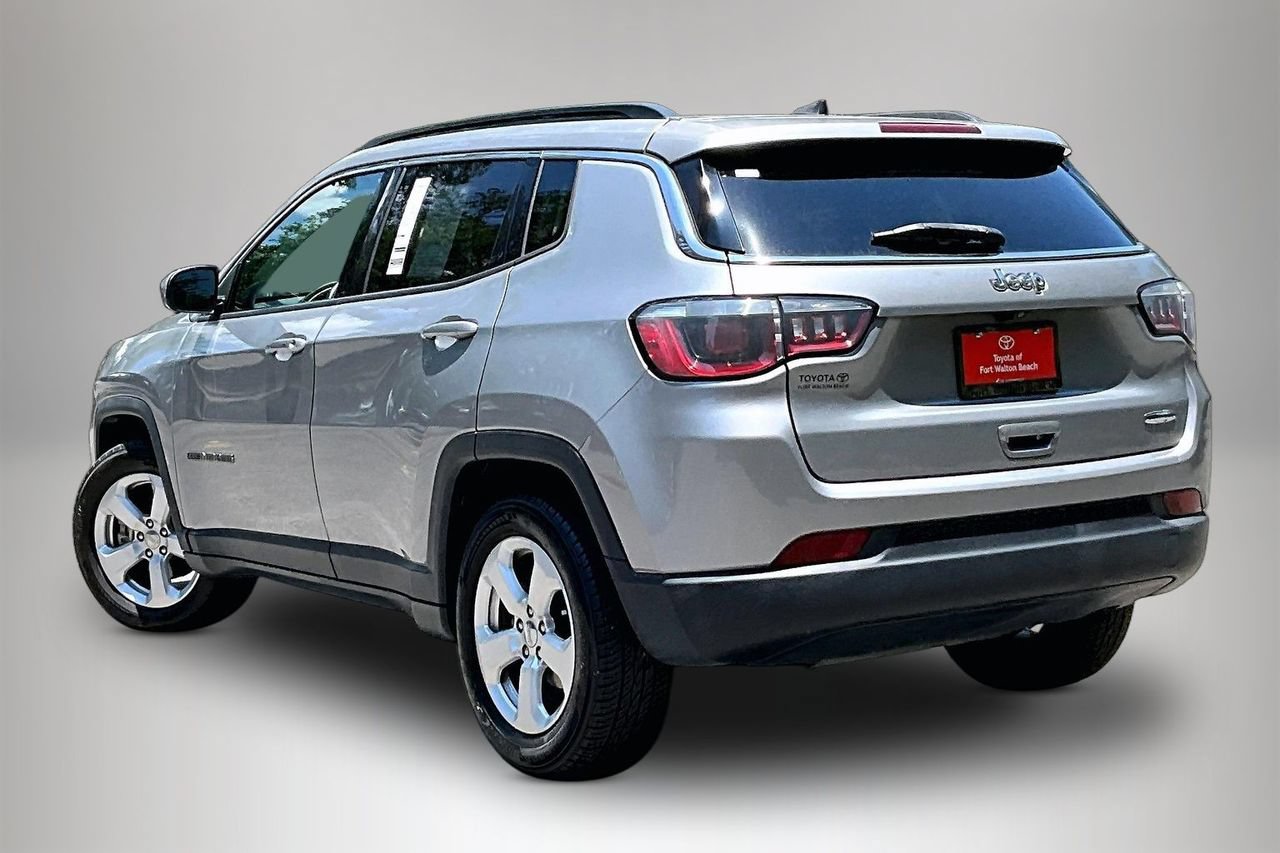 Used 2019 Jeep Compass Latitude w/ Popular Equipment Group FWD image 4