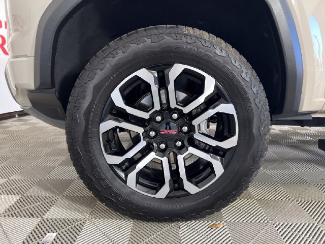 Used 2026 GMC Canyon AT4 w/ Technology Plus Package AWD/4WD image 25