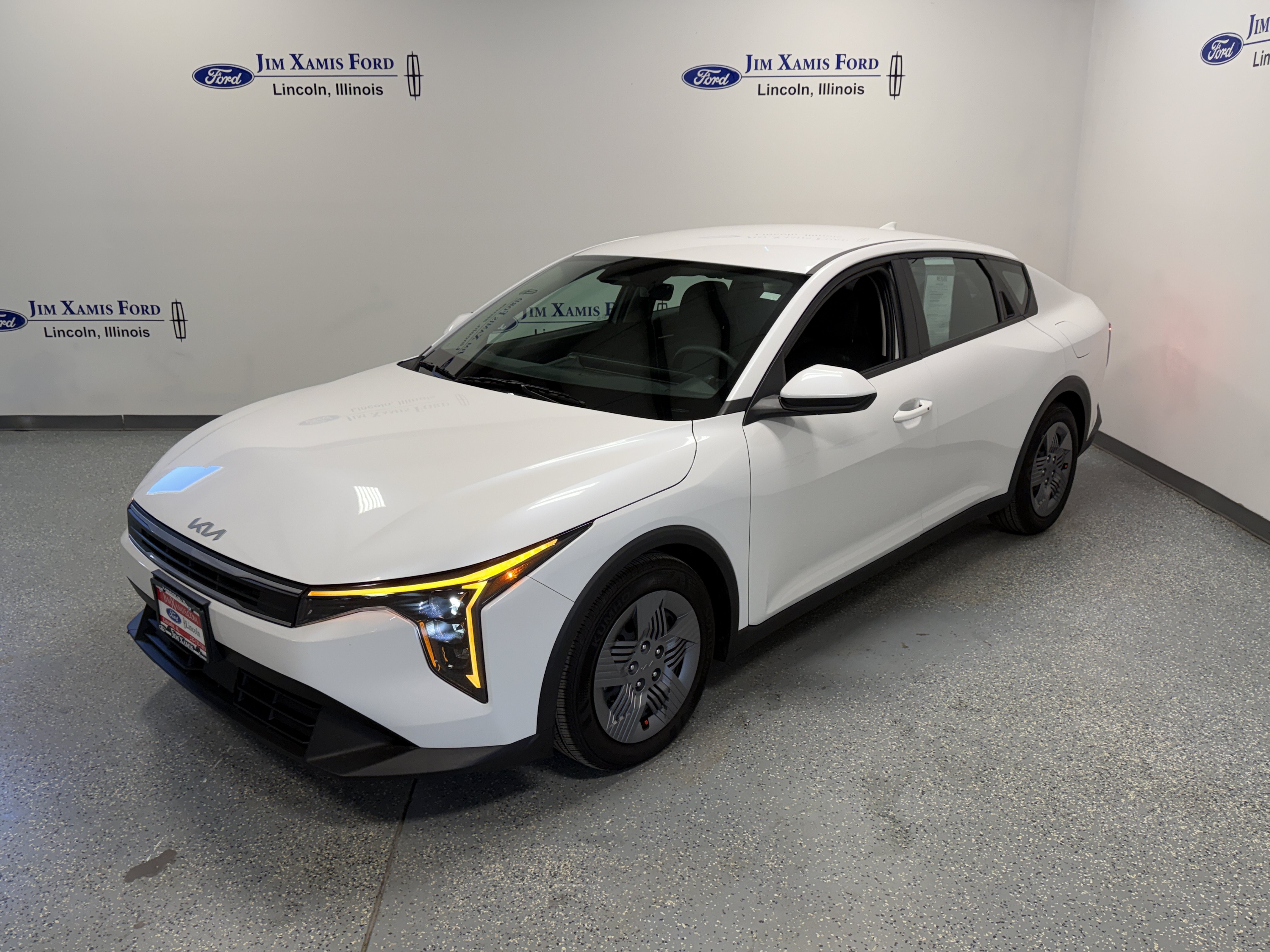 Used 2025 Kia K4 FWD image 3