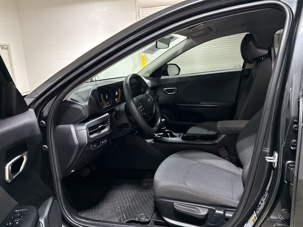 Used 2025 Kia K4 FWD image 19