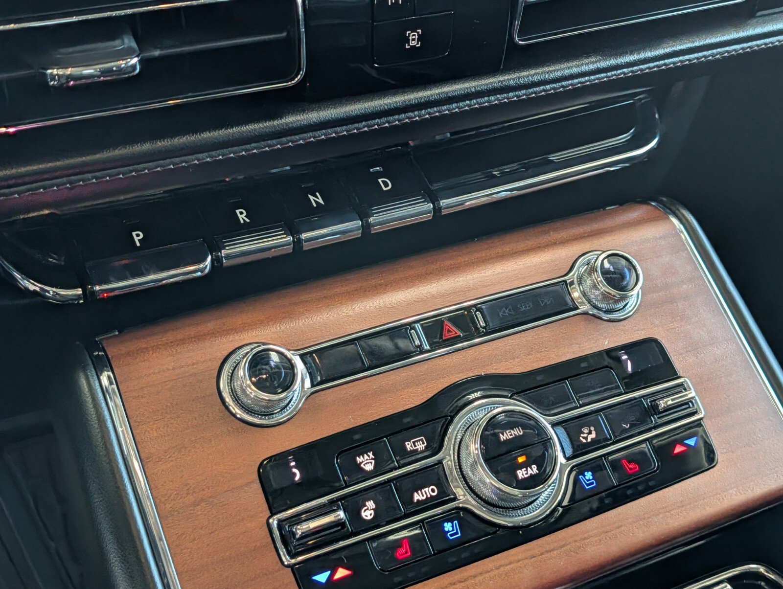 Used 2020 Lincoln Aviator Reserve w/ Equipment Group 202A image 24