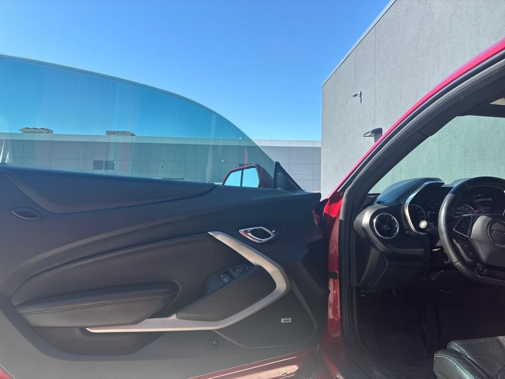 Used 2016 Chevrolet Camaro LT RWD image 11