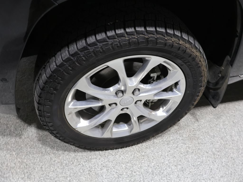 Used 2021 Jeep Grand Cherokee Summit AWD/4WD image 9