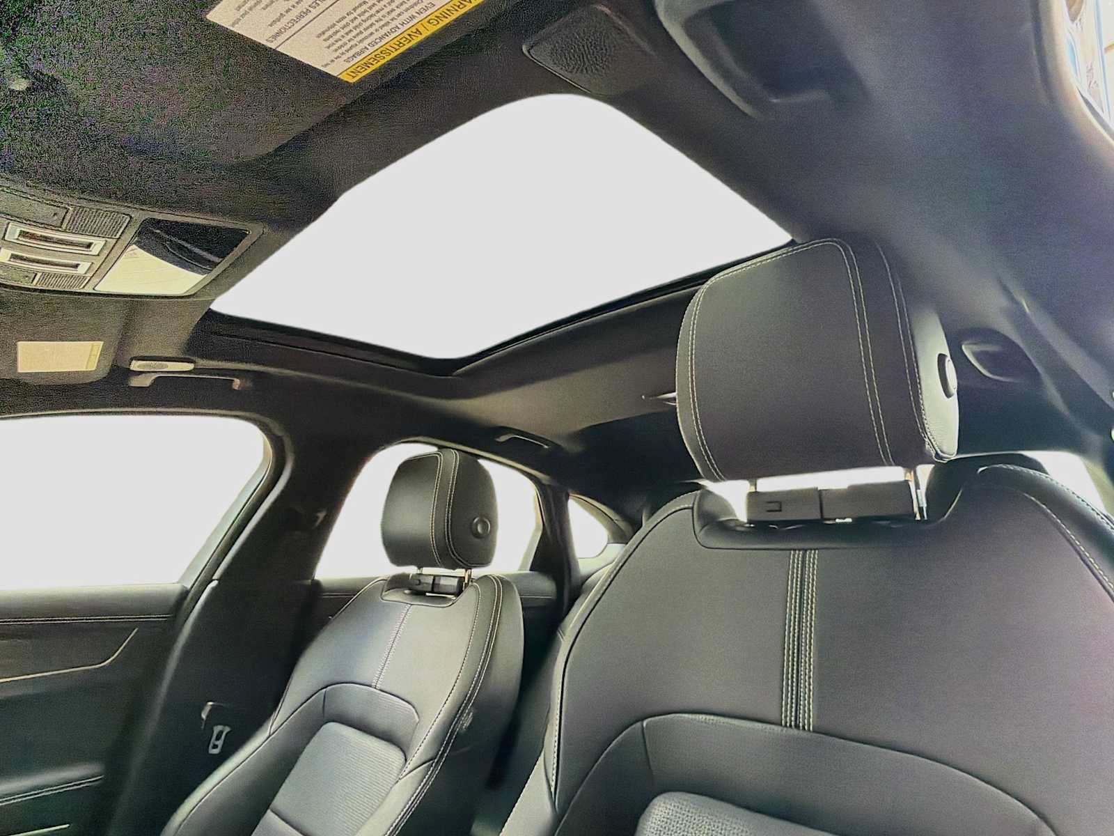 Certified 2023 Jaguar XF R-Dynamic SE AWD/4WD image 15