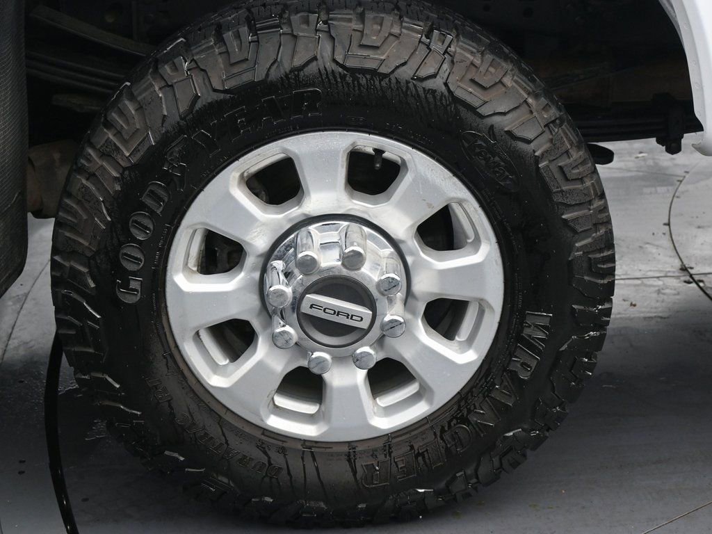 Used 2024 Ford F350 XLT image 37