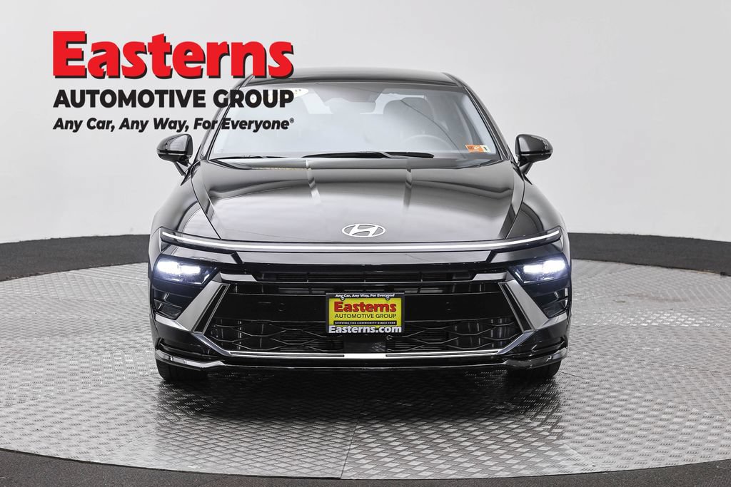 Used 2024 Hyundai Sonata SEL FWD image 2