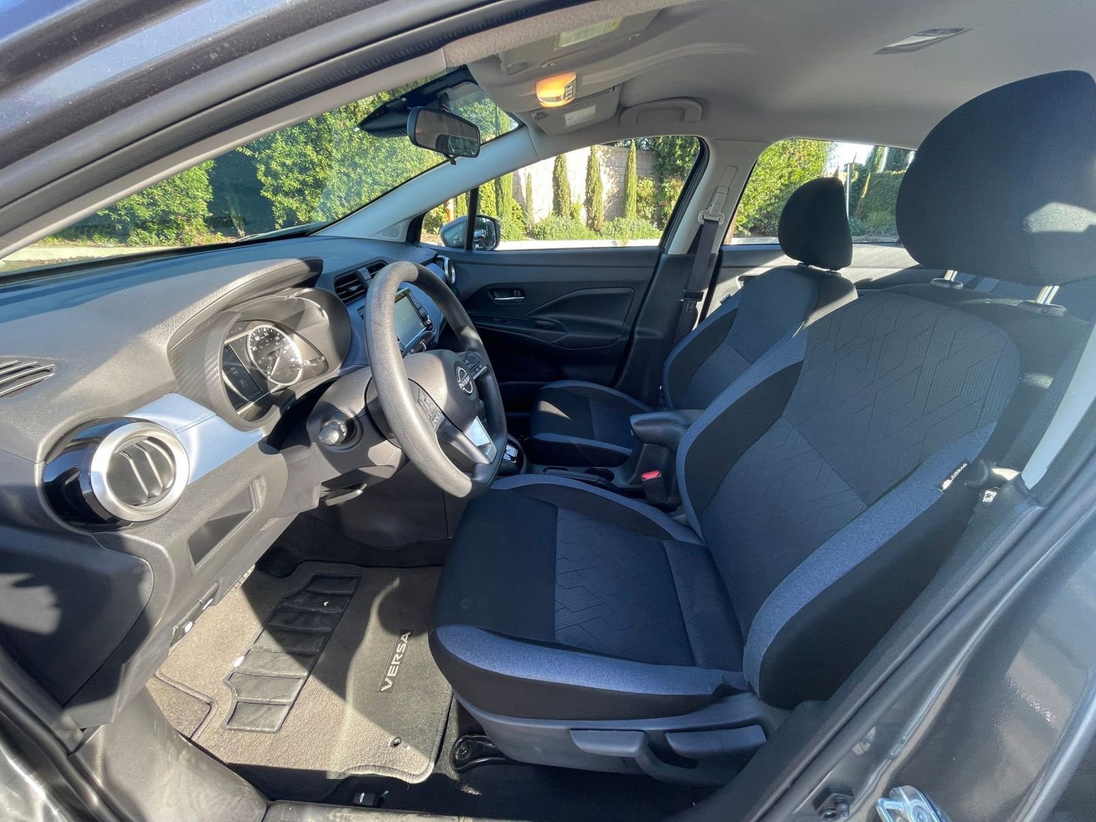 Used 2025 Nissan Versa SV w/ Trunk Package image 24