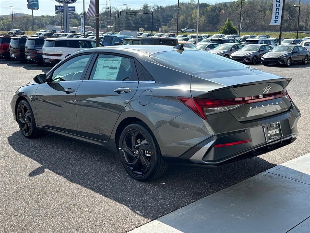 New 2026 Hyundai Elantra SEL Sport image 2