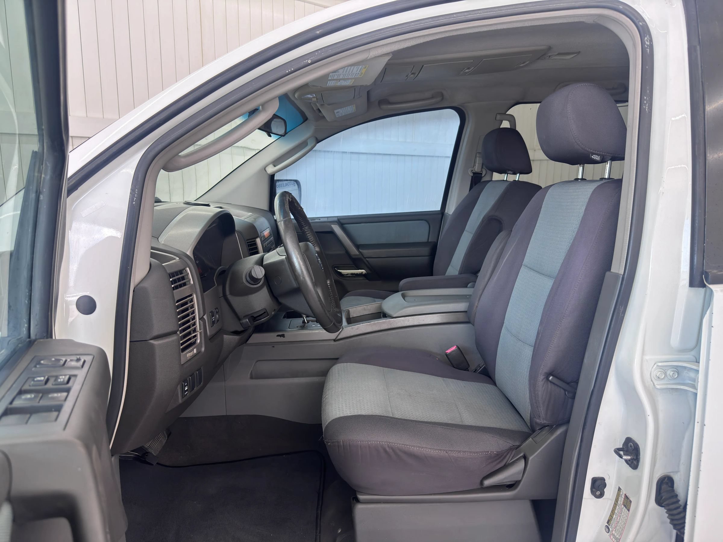 Used 2006 Nissan Titan SE AWD/4WD image 9