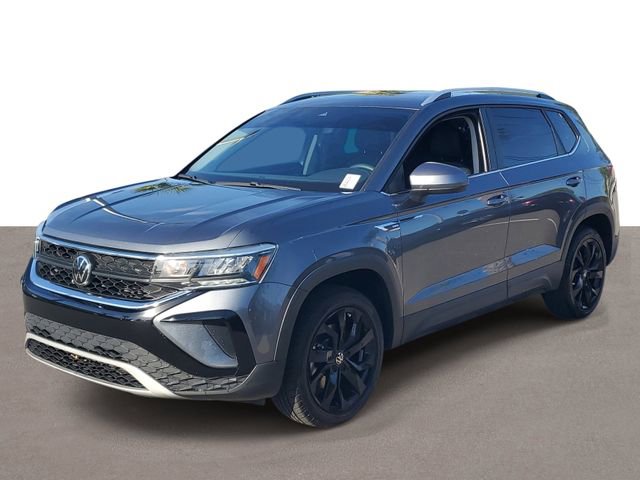 Certified 2023 Volkswagen Taos SE w/ Black Wheel Package FWD image 2