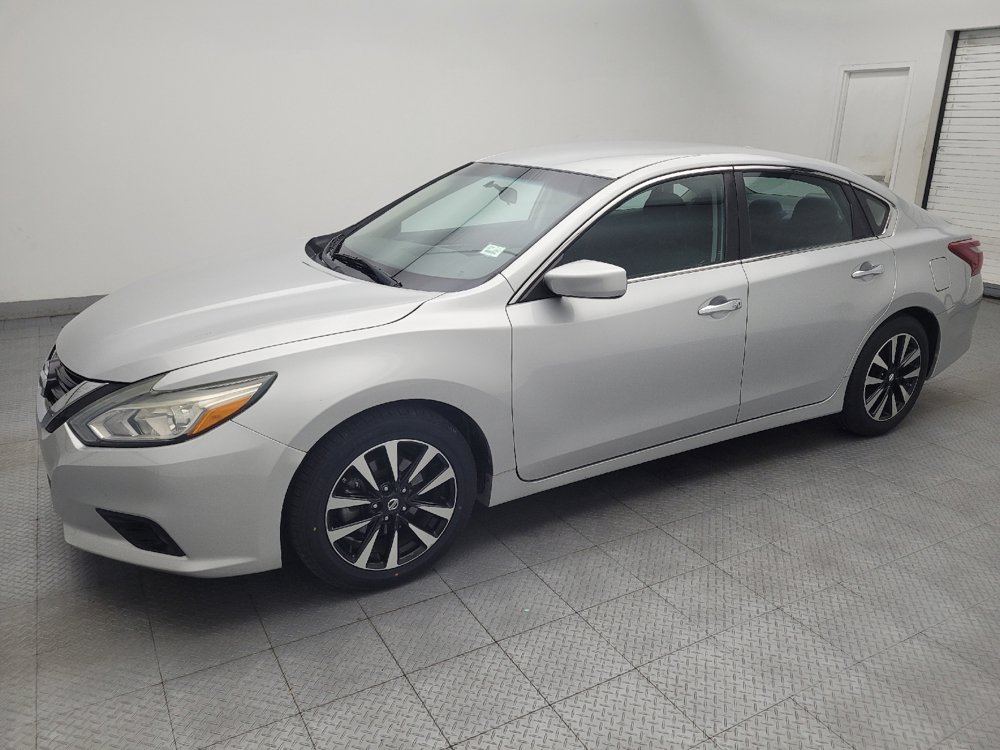 Used 2018 Nissan Altima 2.5 SV FWD image 2