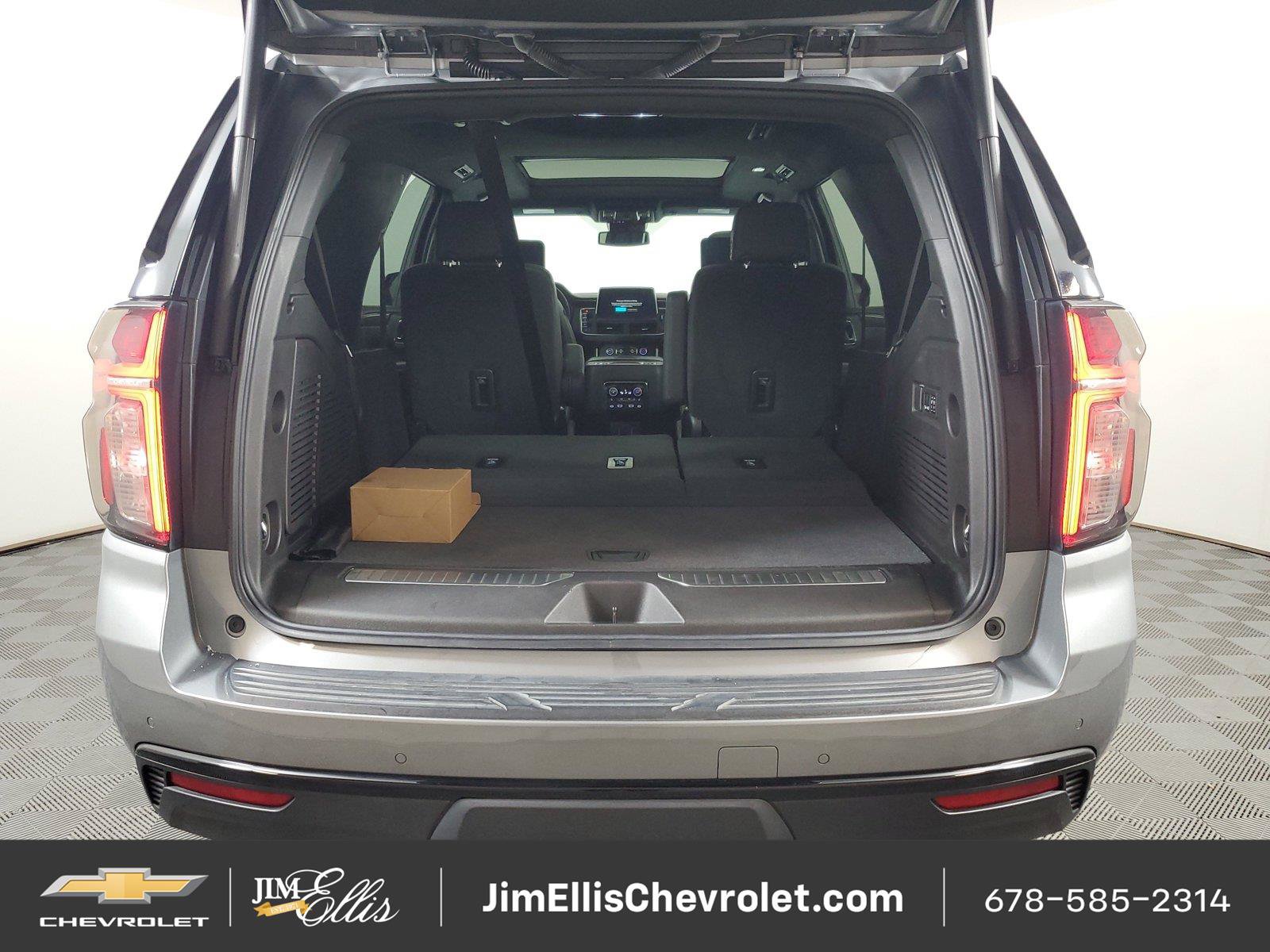 Used 2023 Chevrolet Tahoe Z71 w/ Luxury Package AWD/4WD image 9