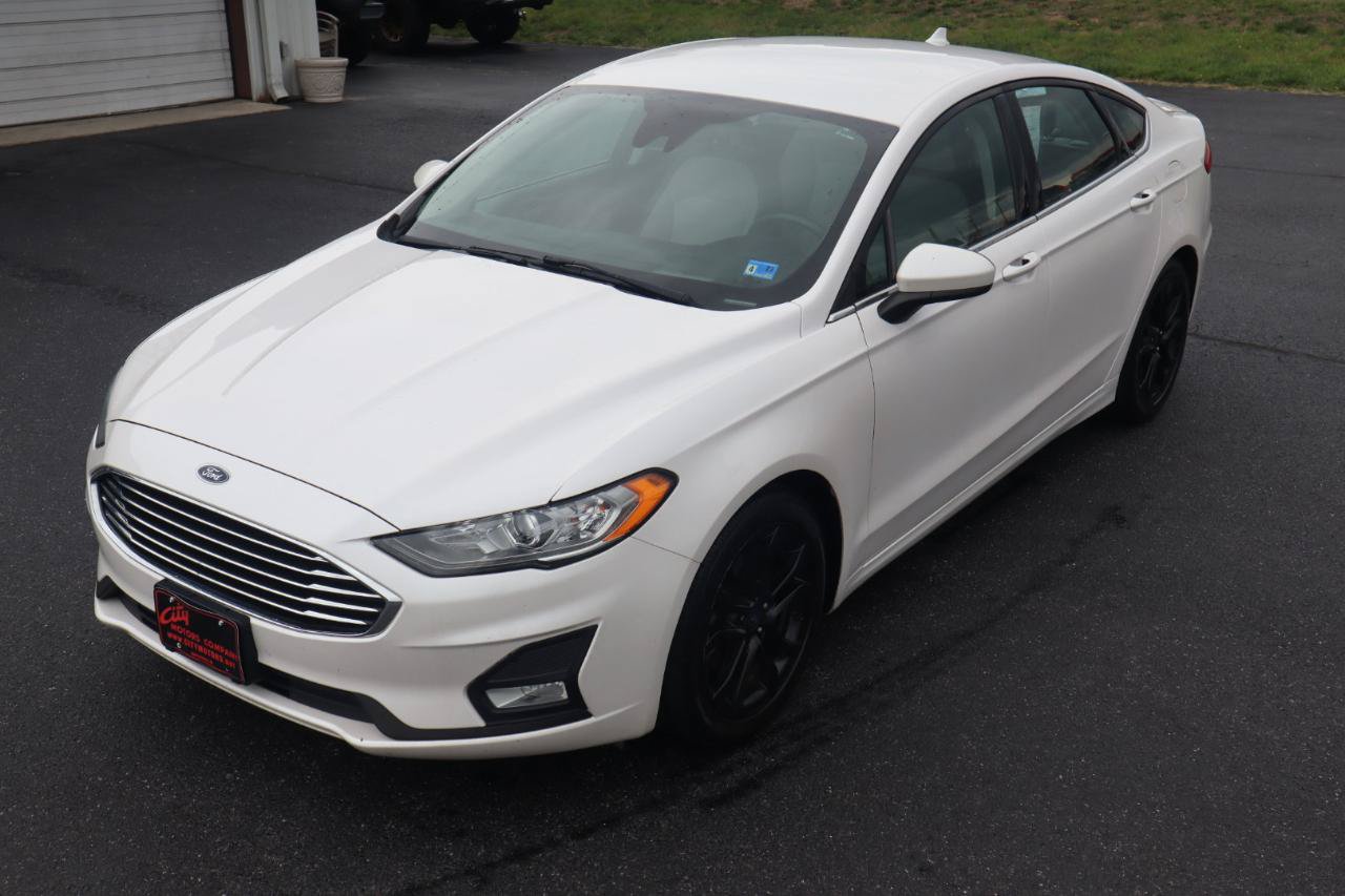Used 2019 Ford Fusion SE w/ Equipment Group 151A FWD image 13
