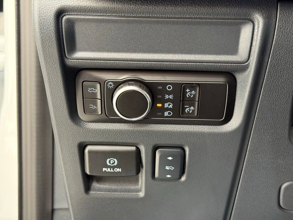 New 2025 Ford F150 Lightning Lariat AWD/4WD image 31
