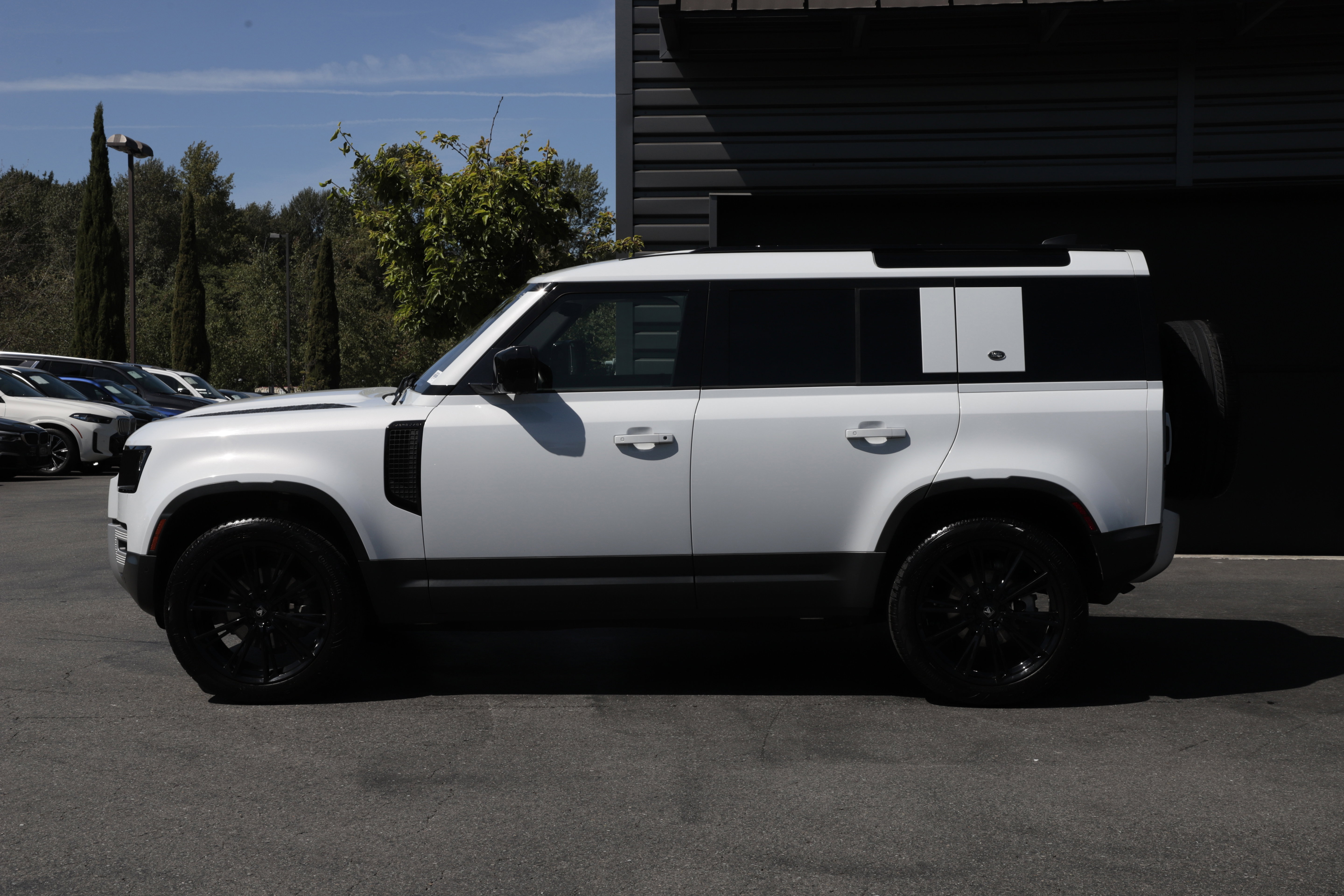 Used 2022 Land Rover Defender 110 AWD/4WD image 7
